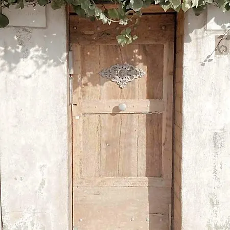 La Batisse En Blanc فالوريس